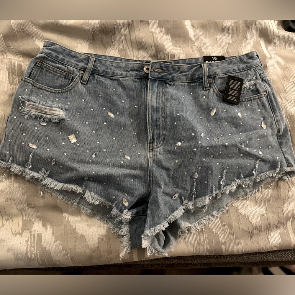 Brand New Fashion Nova crystal teardrop shorts